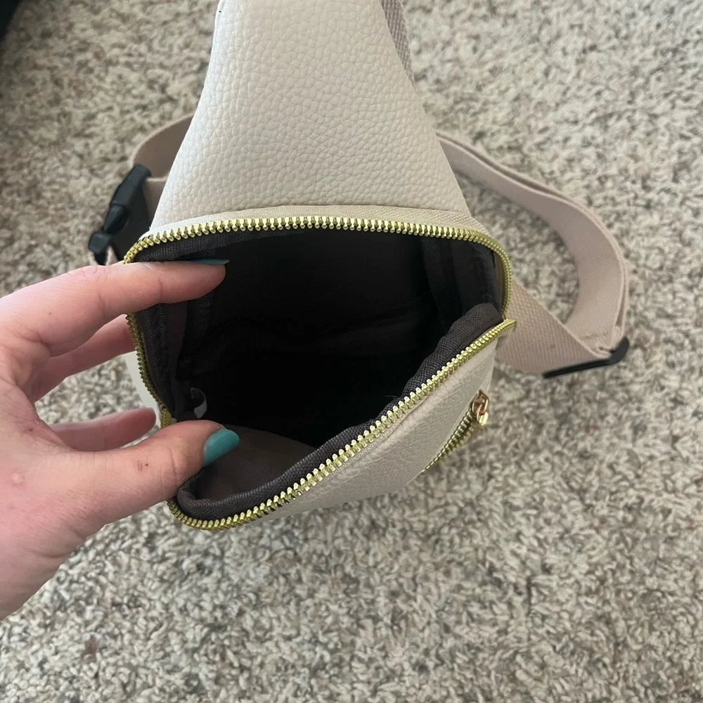 One strap back pack - Picture 4 of 4
